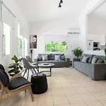 Adela Coral-bay 3b, Private Pool, Seaside Villa Peyia