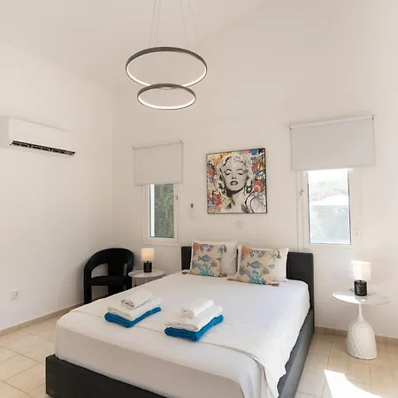 Adela Coral-bay 3b, Private Pool, Seaside * Peyia