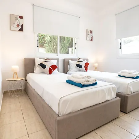 Adela Coral-bay 3b, Private Pool, Seaside Peyia