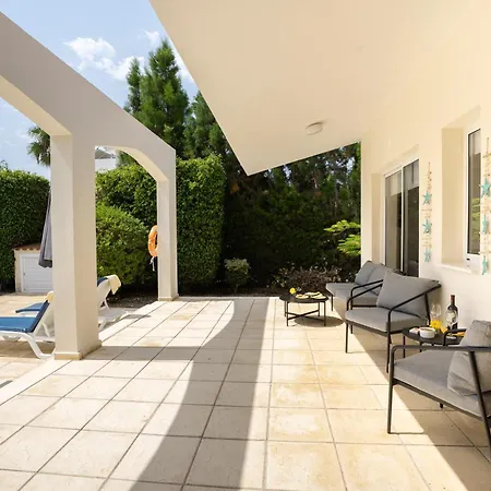 Adela Coral-bay 3b, Private Pool, Seaside Villa