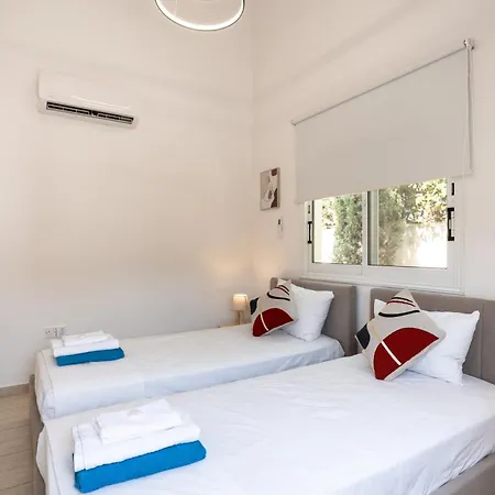 Adela Coral-bay 3b, Private Pool, Seaside Peyia