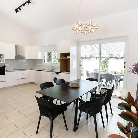 Villa Adela Coral-bay 3b, Private Pool, Seaside Peyia